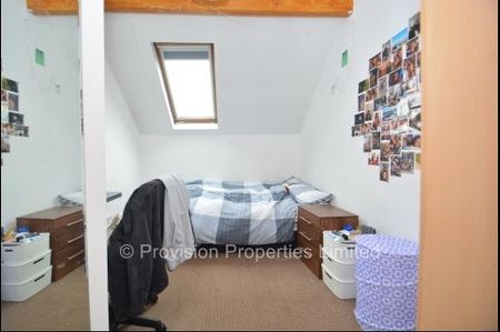 10 Bedroom Student Houses Leeds - Photo 3