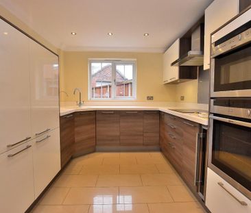 4 bedroom detached house to rent - Photo 1