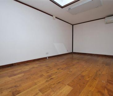 3 bedroom end of terrace house to rent - Photo 2