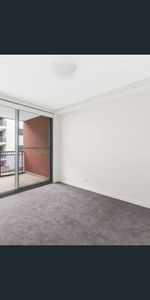 Bright and Contemporary Two Bedroom! - Photo 3