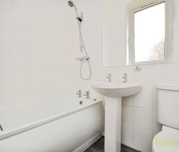 2 bedroom end of terrace house to rent - Photo 5