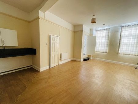 Milford Haven, Milford Haven, SA73 - Photo 2