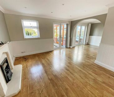 4 bedroom link detached house to rent - Photo 3