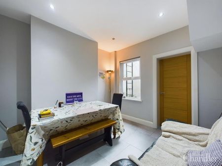 29 Hatfield Street, Belfast, BT7 2FB - Photo 3