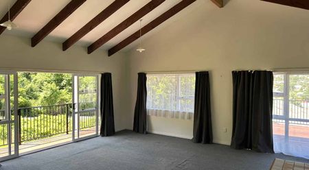 3 Bedroom Home - Double Garage - Photo 2