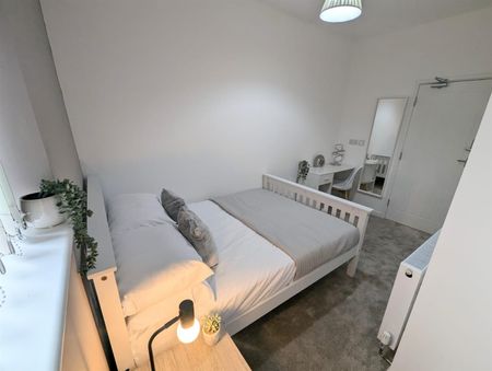 1 Beds - House share - - Photo 2