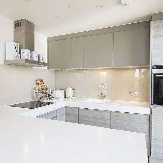 Parkview, Hersham, KT12 - Photo 1