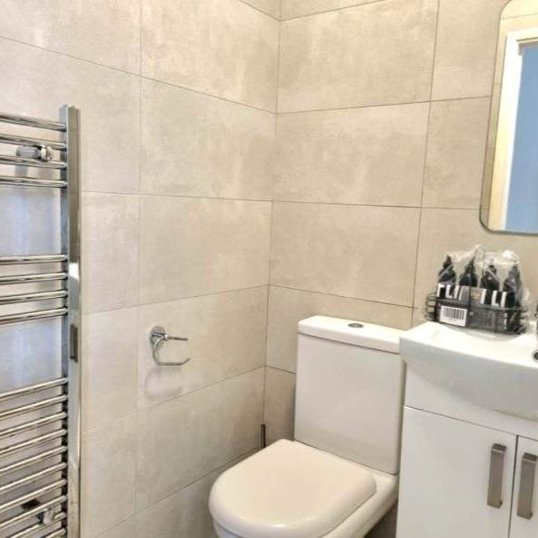 Studio Flat, Collinwood Gardens, IG5 - Photo 1