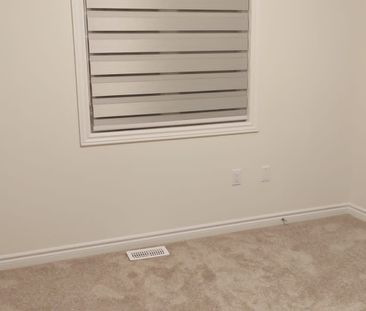 For Lease - 57 Phoenix Boulevard, Barrie, Ontario - Photo 4