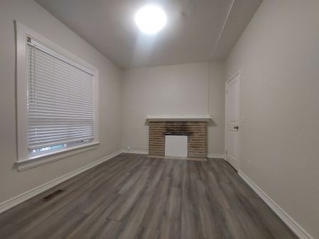 For Lease - 222 Athol Street Unit# Main, Oshawa, Ontario - Photo 5