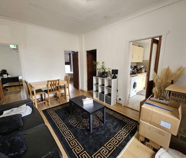 2 bedroom flat to rent - Photo 2