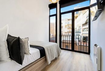 Ronda de Sant Pere, Barcelona, Catalonia 08010