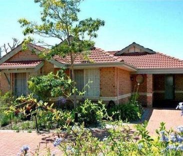 Cozy Secure Villa in Cannington - Photo 2