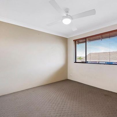 Unit in sought after Burleigh Heads - Photo 1