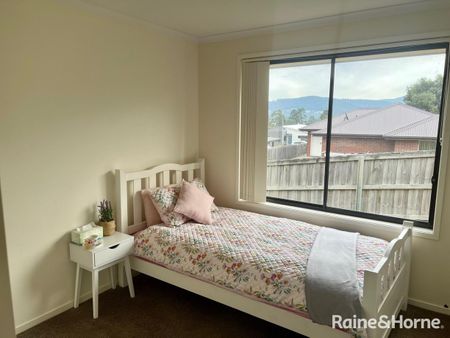 2/10 Trevally Court, Kingston, TAS 7050 - Photo 5