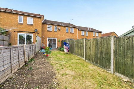 Midwinter Close, Tilehurst, Reading, Berkshire, RG30 - Photo 5
