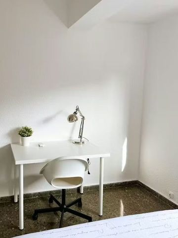 Carrer del Bisbe Jaume Pérez, Valencia, Valencian Community 46006 - Photo 3