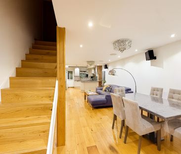 4 Bed Semi-Detached House, Aspen Close, W5 - Photo 2