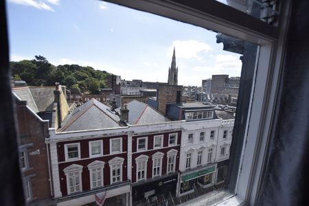 2 bed flat to rent in Dalkeith Steps, Bournemouth, BH1 - Photo 4