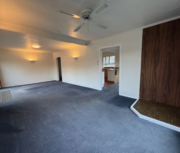 Renovated 3 Bedroom in prime location - Photo 6