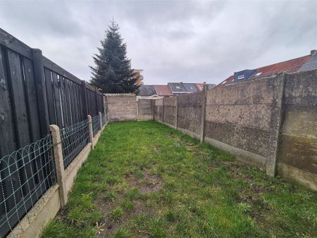 Instapklare en rustig gelegen opgeknapte woning met 2 slaapkamers en tuin. - Photo 2