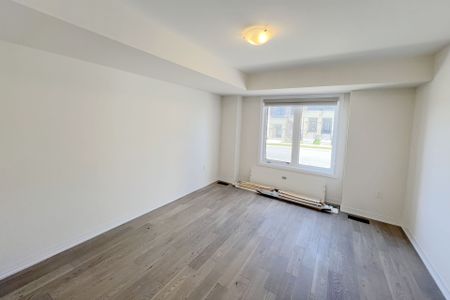 For Lease - 7 Russell wice Avenue Unit# Main+basement, Richmond Hill, Ontario - Photo 2