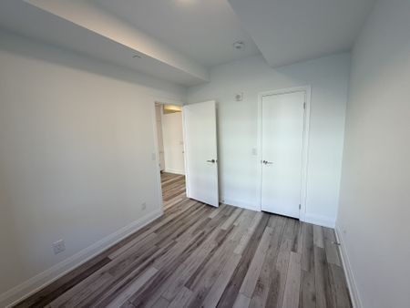 For Lease - 3250 Carding Mill Trail Unit# 220, Oakville, Ontario - Photo 2