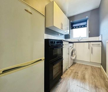 1 bedroom ground floor flat to rent - Photo 2