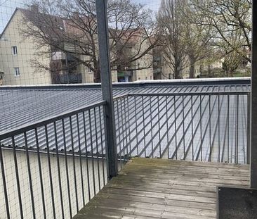 Großer Balkon, Wohnzimmer mit offenem Kochbereich, uvm. - Photo 5