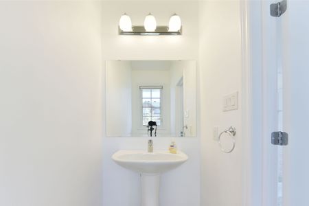 For Lease - 107 WESTOVER Crescent, Kanata, Ontario - Photo 3