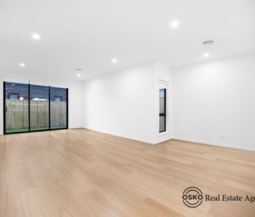 Luxury Family Living in the Heart of Riverwalk Estate - Photo 2