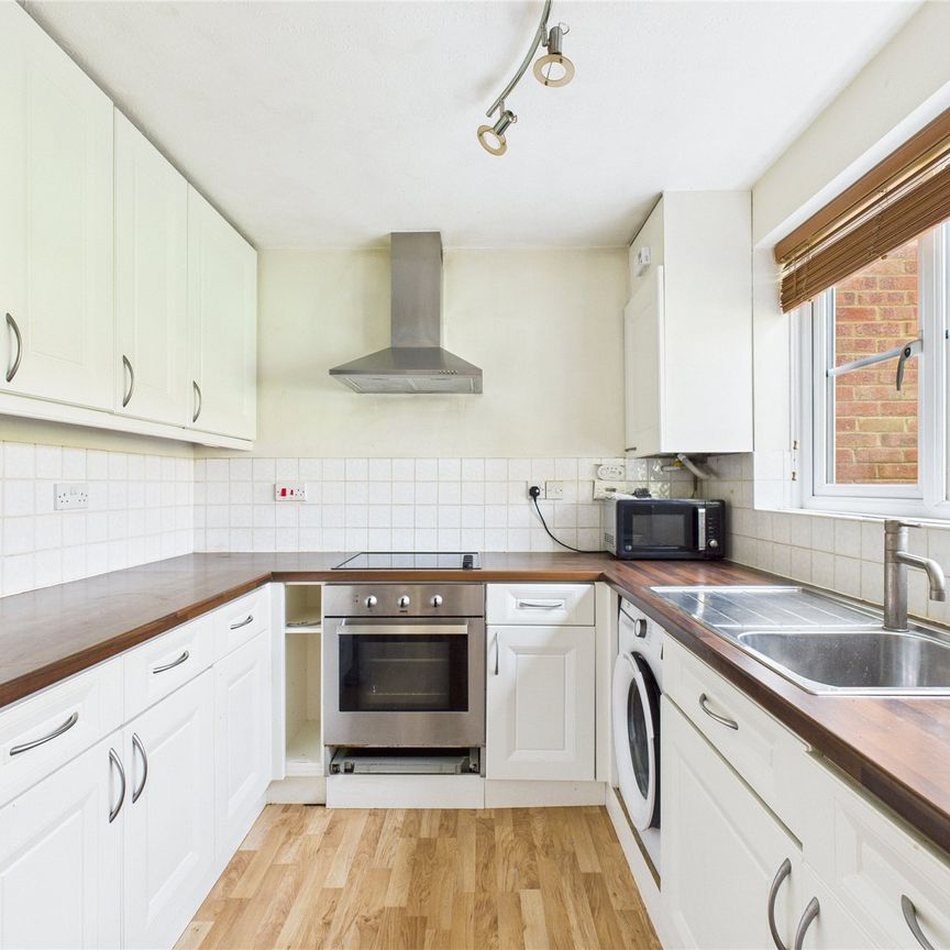 Winterbourne Walk, Camberley Winterbourne Walk, Camberley - Photo 2