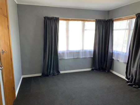 Home Sweet Home close to Richmond - move in before Christmas - Photo 3