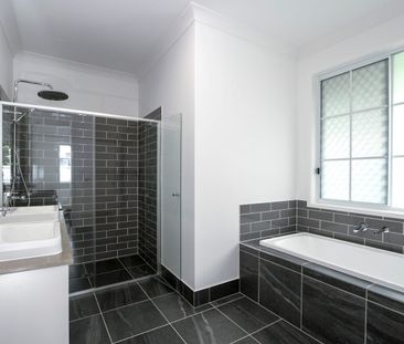 Luxury Living Awaits - Elegance and Comfort Combined! - Photo 5