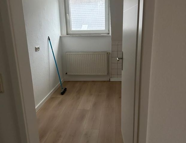 Wunderschöne Dachgeschosswohnung mit großem Balkon – ca. 70 m² - Foto 1