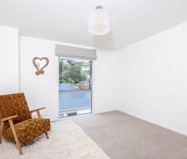 12/32 Dr Taylor Terrace, Johnsonville - Photo 1