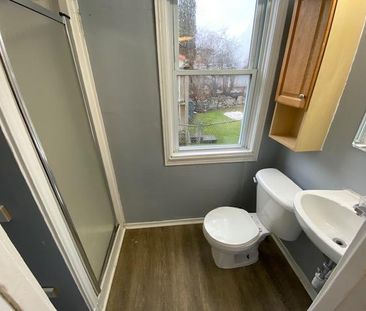 823 Montreal St - Unit 2 - 1 bed, 1 bath - Photo 6