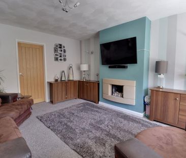 3 bedroom semi-detached house to rent - Photo 2