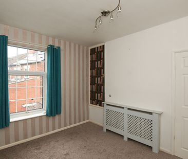 2 bedroom Terraced House to rent - Photo 3