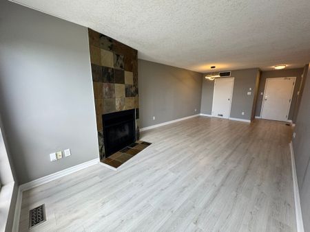 For Lease - 126 Bell Farm Road Unit# 414, Barrie, Ontario - Photo 3