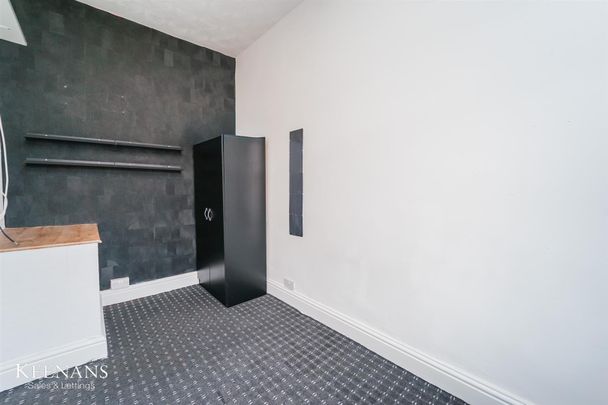 Crown Street, Rochdale - Photo 1
