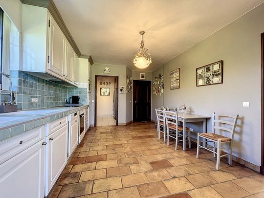 Ravissante villa de 300 m2 à Mougins à louer meublée à l'année - Photo 1