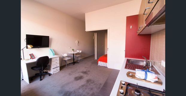 Student Accommodation Only - close to Melbourne Uni and RMIT - Photo 1