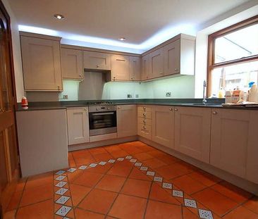 Glossop Road, Marple Bridge, SK6 - Photo 4