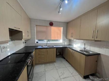 3 bedroom property to rent in Salford - Photo 5