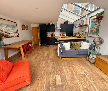 2 Bed Flat, Ulverscroft Road, SE22 - Photo 3
