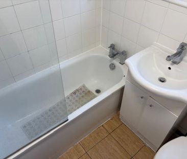 4 Bedroom House To Let - Photo 6