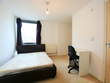 Flat to rent on - Photo 3