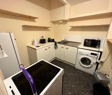 3 bedroom flat to rent - Photo 5