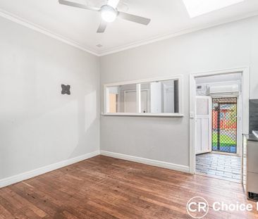 Spacious 4 Bedroom Home with Huge Backyard - Photo 3